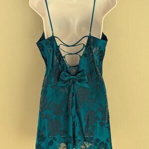 Vintage Victoria's Secret Emerald Green Chemise - Gold label Size L